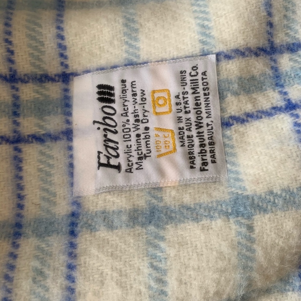 53” x 56” plaid blanket - Picture 4 of 8